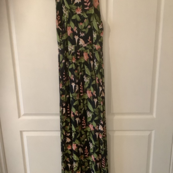 Tommy Bahama - Picture 3 of 3